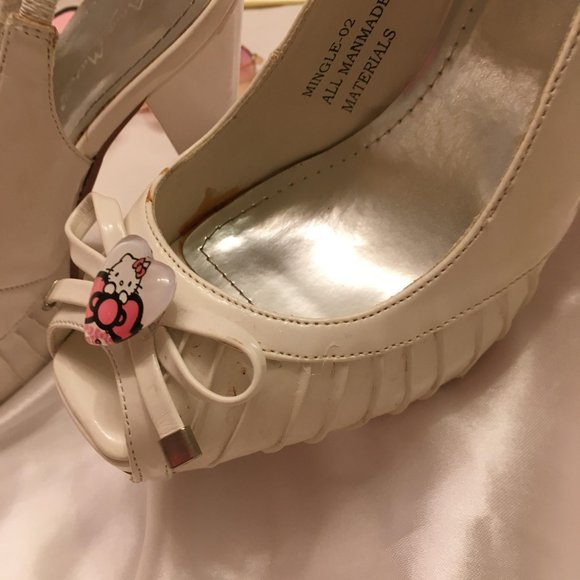 ADORABLE pin up style vintage y2k heels with hello kitty puff hearts! - Picture 11 of 12